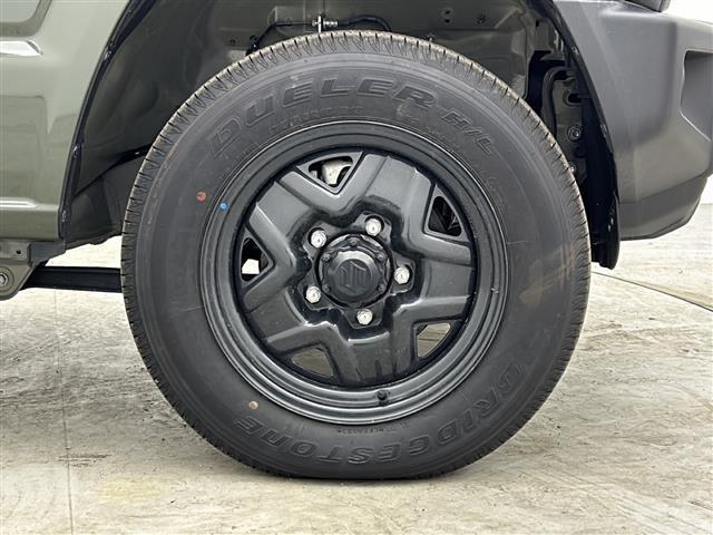 ジムニー XG 届け出済未使用車 ナビ 衝突軽減システム レーンアシスト ダウンヒルアシストコントロール アイドリングストップ 横滑り防止 ヘッドライトレベライザー リモコンキー 背面タイヤ サイドバイザー 禁煙車(30枚目)