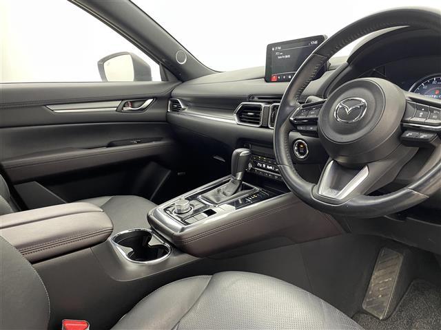 CX-8 XDプロアクティブ Sパッケージ 純正ナビ 全周囲カメラ 後席モニター BOSEサウンド 黒革シート パワーバックドア フルセグTV CD/DVDプレーヤー パワーシート シートヒーター BSM 17AW/スタッドレスタイヤ車載(20枚目)