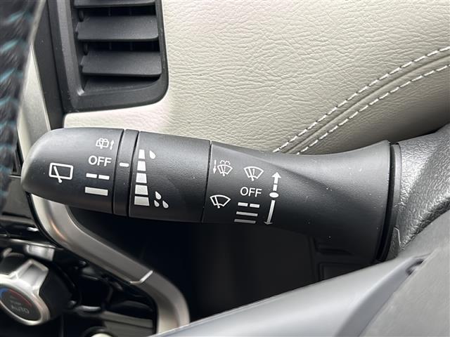 セレナ ライダー　オーテック　３０ｔｈ　ワンオーナー　純正９インチナビ：ＭＭ５１６Ｄ－Ｌ　Ｂｌｕｅｔｏｏｔｈ／フルセグＴＶ／ＣＤ／ＤＶＤ／ＡＭ／ＦＭ／ＨＤＭＩ　全方位カメラ　プロパイロット　フリップダウンモニター　スマートルームミラー（7枚目）