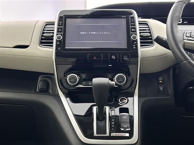 セレナ ライダー　オーテック　３０ｔｈ　ワンオーナー　純正９インチナビ：ＭＭ５１６Ｄ－Ｌ　Ｂｌｕｅｔｏｏｔｈ／フルセグＴＶ／ＣＤ／ＤＶＤ／ＡＭ／ＦＭ／ＨＤＭＩ　全方位カメラ　プロパイロット　フリップダウンモニター　スマートルームミラー（9枚目）