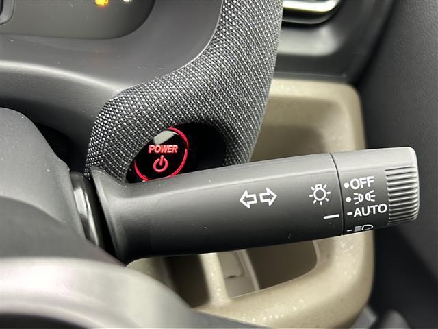 フリード ｅ：ＨＥＶエアー　ＥＸ　純正９インチナビ：ＬＸＭ－２４２ＺＦＮＩ（Ｂｌｕｅｔｏｏｔｈ／Ａｐｐｌｅ　ＣａｒＰｌａｙ／ＴＶ／Ａｎｄｒｏｉｄ　Ａｕｔｏ）　全方位カメラ　前席シートヒーター　両側パワースライドドア　レーダクルコン（10枚目）