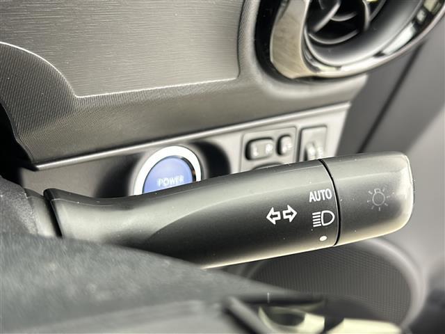 アクア Ｓスタイルブラック　ストラーダナビ　バックカメラ　フルセグテレビ　ＣＤ　ＤＶＤ　ＥＴＣ　Ｂｌｕｅｔｏｏｔｈ　シートヒーター　純正フロアマット　モデリスタアルミホイール　純正オプションフルエアロ　衝突軽減ブレーキ（9枚目）