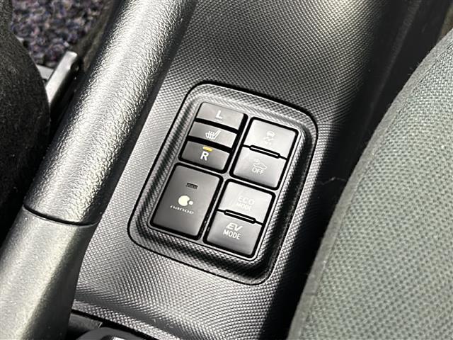 アクア Ｓスタイルブラック　ストラーダナビ　バックカメラ　フルセグテレビ　ＣＤ　ＤＶＤ　ＥＴＣ　Ｂｌｕｅｔｏｏｔｈ　シートヒーター　純正フロアマット　モデリスタアルミホイール　純正オプションフルエアロ　衝突軽減ブレーキ（16枚目）