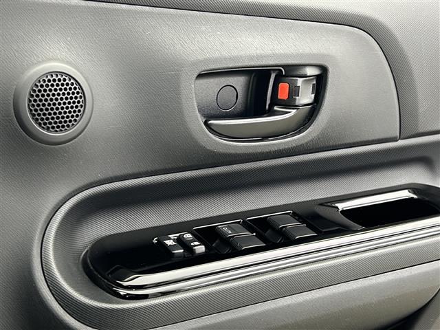 アクア Ｓスタイルブラック　ストラーダナビ　バックカメラ　フルセグテレビ　ＣＤ　ＤＶＤ　ＥＴＣ　Ｂｌｕｅｔｏｏｔｈ　シートヒーター　純正フロアマット　モデリスタアルミホイール　純正オプションフルエアロ　衝突軽減ブレーキ（17枚目）