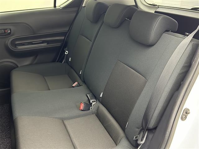 アクア Ｓスタイルブラック　ストラーダナビ　バックカメラ　フルセグテレビ　ＣＤ　ＤＶＤ　ＥＴＣ　Ｂｌｕｅｔｏｏｔｈ　シートヒーター　純正フロアマット　モデリスタアルミホイール　純正オプションフルエアロ　衝突軽減ブレーキ（26枚目）