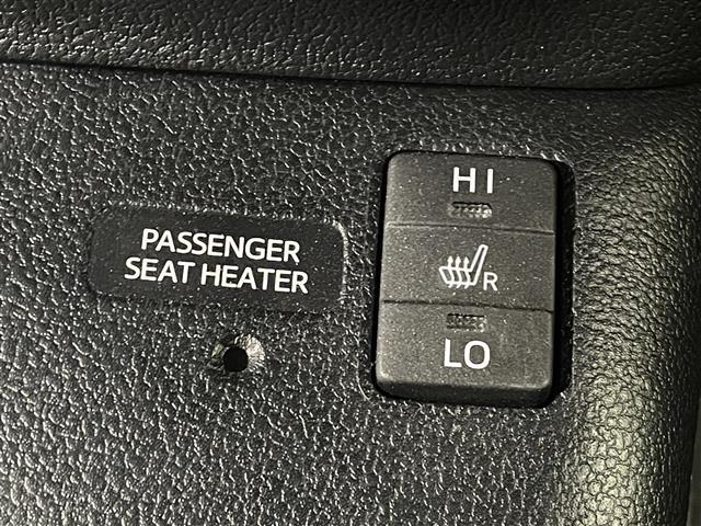 プリウス Ｓツーリングセレクション　トヨタセーフティセンス　純正ナビ（ＮＳＺＴ－Ｗ６６Ｔ）　バックカメラ　黒革シート　シートヒーター　ＬＥＤオートライト　フォグランプ　レーダークルーズコントロール　フルセグＴＶ　ＨＤＭＩ　ブルートゥース（5枚目）