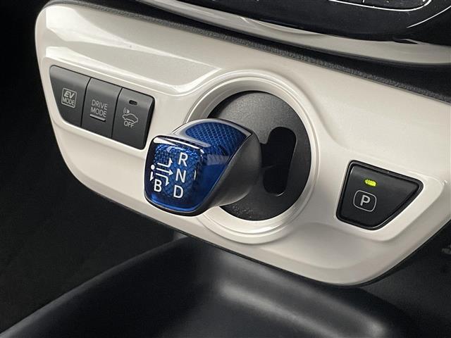 プリウス Ｓツーリングセレクション　トヨタセーフティセンス　純正ナビ（ＮＳＺＴ－Ｗ６６Ｔ）　バックカメラ　黒革シート　シートヒーター　ＬＥＤオートライト　フォグランプ　レーダークルーズコントロール　フルセグＴＶ　ＨＤＭＩ　ブルートゥース（20枚目）