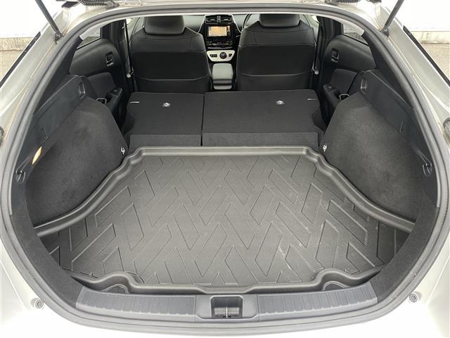 プリウス Ｓツーリングセレクション　トヨタセーフティセンス　純正ナビ（ＮＳＺＴ－Ｗ６６Ｔ）　バックカメラ　黒革シート　シートヒーター　ＬＥＤオートライト　フォグランプ　レーダークルーズコントロール　フルセグＴＶ　ＨＤＭＩ　ブルートゥース（29枚目）