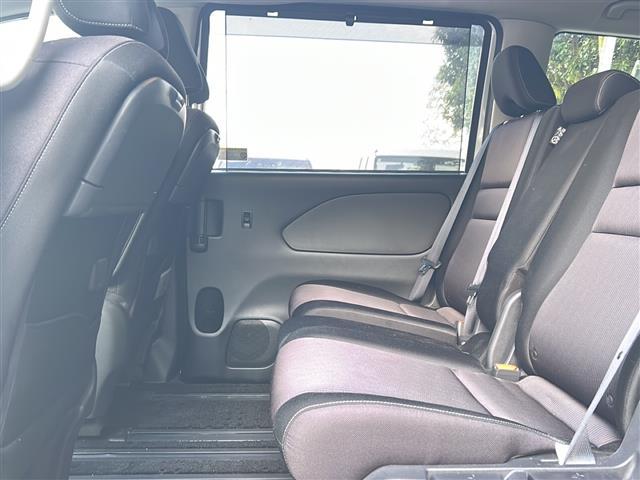 セレナ ハイウェイスター　Ｖセレクション　ワンオーナー・純ナビ・フルセグＴＶ・ＢＴ　Ａｕｄｉｏ・ＣＤ・ＤＶＤ・フリップダウンモニター・レーダークルーズコントロール・バックカメラ・アラウンドビューモニター・両側パワースライドドア・プロパイロット（24枚目）