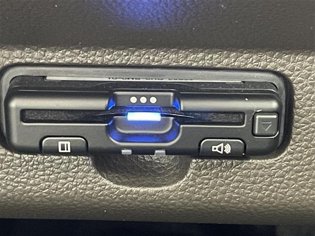 ���ŐV�i�r�i�t���Z�O�E�����Z�O�E�c�u�c�Đ��j�����ē��B�J���b�c�F���A�E�A���p�C���E�C�N���v�X�̃i�r���戵���Ă���o�b�N�J�����i�o�b�N���j�^�[�j��ȃ��j�^�[�i�t���b�v�_�E�����j�^�[�j�̎�t���\�ł��B