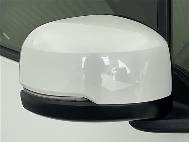 ���ŐV�i�r�i�t���Z�O�E�����Z�O�E�c�u�c�Đ��j�����ē��B�J���b�c�F���A�E�A���p�C���E�C�N���v�X�̃i�r���戵���Ă���o�b�N�J�����i�o�b�N���j�^�[�j��ȃ��j�^�[�i�t���b�v�_�E�����j�^�[�j�̎�t���\�ł��B