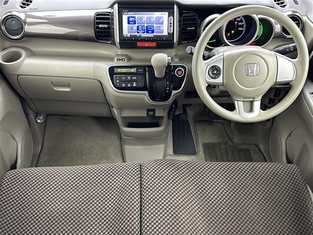 Ｎ－ＢＯＸ Ｇ・Ｌパッケージ　純正ナビ　バックカメラ　両側スライドドア　衝突軽減システム　横滑り防止　ＥＴＣ　純正アルミホイール夏タイヤ積み込み　ヘッドライトレベライザー　スマートキー　プッシュスタート　電動格納ミラー　禁煙車（2枚目）