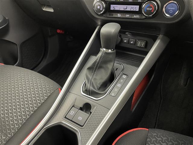 ライズ Ｇ　寒冷地仕様　純正ディスプレイオーディオ　フルセグ／Ｂｌｕｅｔｏｏｔｈ　フロント／サイド／バックカメラ　シートヒーター　トヨタセーフティセンス　ＬＥＤヘッドライト　フォグランプ　オートライト　ＥＴＣ（18枚目）