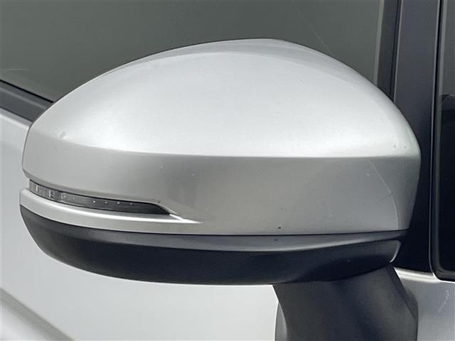 ���ŐV�i�r�i�t���Z�O�E�����Z�O�E�c�u�c�Đ��j�����ē��B�J���b�c�F���A�E�A���p�C���E�C�N���v�X�̃i�r���戵���Ă���o�b�N�J�����i�o�b�N���j�^�[�j��ȃ��j�^�[�i�t���b�v�_�E�����j�^�[�j�̎�t���\�ł��B