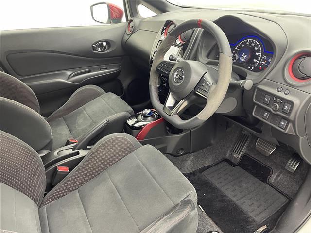 ノート ｅ－パワーニスモ　Ｓ　純正ナビ　全方位カメラ　衝突軽減システム　デジタルインナーミラー　アダプティブクルーズコントロール　レーンアシスト　横滑り防止　ＥＴＣ　ドライブレコーダー　スマートキー　プッシュスタート　禁煙車（25枚目）