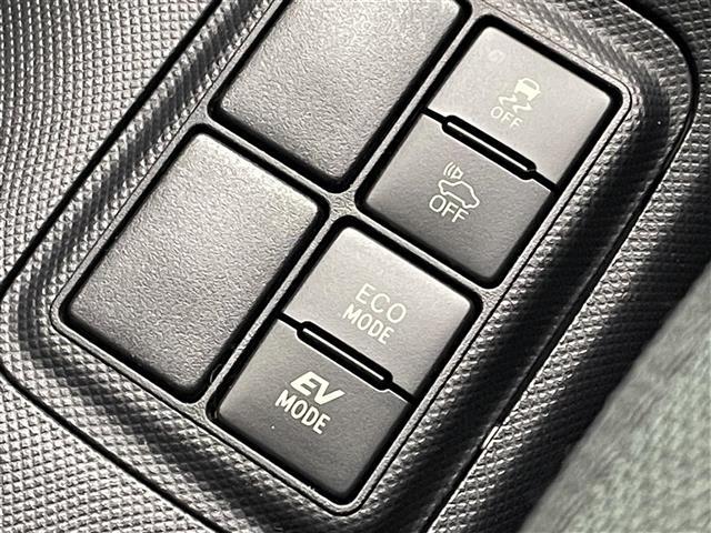 アクア Ｓスタイルブラック　社外ナビ　バックカメラ　衝突軽減システム　オートマチックハイビーム　レーンアシスト　ヘッドライトレベライザー　ＥＴＣ　横滑り防止　ステアリングスイッチ　スマートキー　プッシュスタート　禁煙車（12枚目）