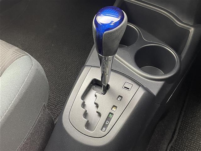 アクア Ｓスタイルブラック　社外ナビ　バックカメラ　衝突軽減システム　オートマチックハイビーム　レーンアシスト　ヘッドライトレベライザー　ＥＴＣ　横滑り防止　ステアリングスイッチ　スマートキー　プッシュスタート　禁煙車（23枚目）