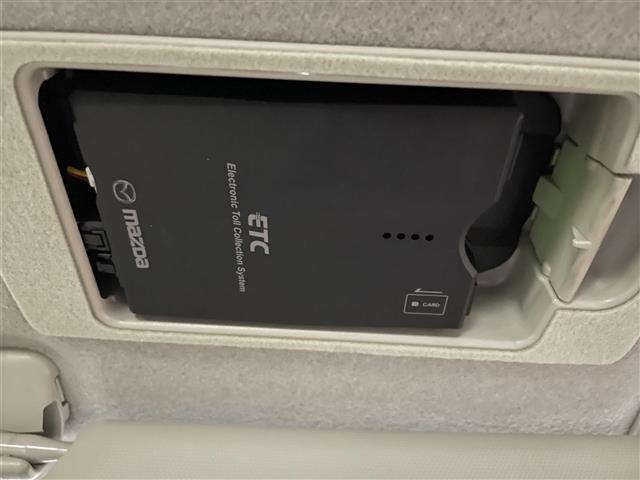 ���ŐV�i�r�i�t���Z�O�E�����Z�O�E�c�u�c�Đ��j�����ē��B�J���b�c�F���A�E�A���p�C���E�C�N���v�X�̃i�r���戵���Ă���o�b�N�J�����i�o�b�N���j�^�[�j��ȃ��j�^�[�i�t���b�v�_�E�����j�^�[�j�̎�t���\�ł��B