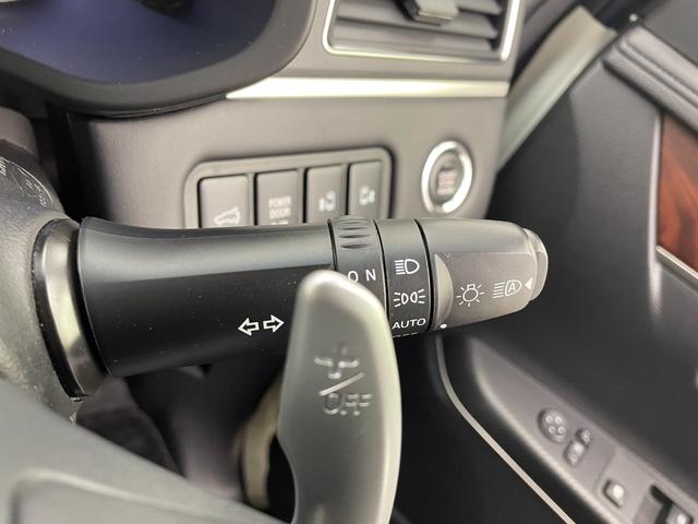 デリカＤ：５ Ｇ　パワーパッケージ　純正１０型ナビ　全周囲カメラ　パワーバックドア　アダプティブクルーズ　シートヒーター　ＢＳＭ　パワーシート　衝突被害軽減ブレーキ　車線逸脱警報　オートハイビーム　ＬＥＤヘッドライト　禁煙車（13枚目）