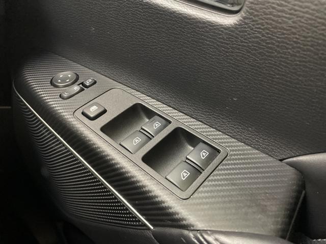 デリカＤ：５ Ｇ　パワーパッケージ　純正１０型ナビ　全周囲カメラ　パワーバックドア　アダプティブクルーズ　シートヒーター　ＢＳＭ　パワーシート　衝突被害軽減ブレーキ　車線逸脱警報　オートハイビーム　ＬＥＤヘッドライト　禁煙車（16枚目）