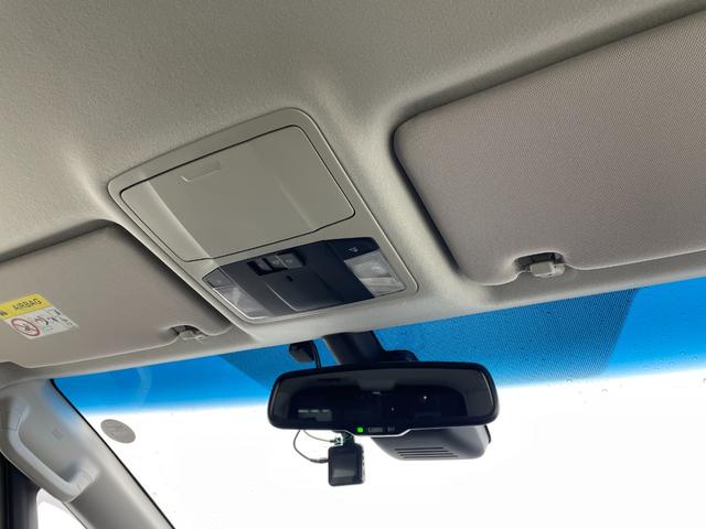 デリカＤ：５ Ｇ　パワーパッケージ　純正１０型ナビ　全周囲カメラ　パワーバックドア　アダプティブクルーズ　シートヒーター　ＢＳＭ　パワーシート　衝突被害軽減ブレーキ　車線逸脱警報　オートハイビーム　ＬＥＤヘッドライト　禁煙車（17枚目）