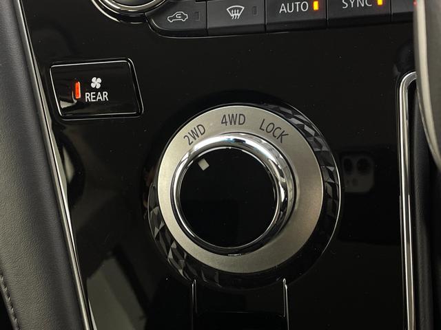 デリカＤ：５ Ｇ　パワーパッケージ　純正１０型ナビ　全周囲カメラ　パワーバックドア　アダプティブクルーズ　シートヒーター　ＢＳＭ　パワーシート　衝突被害軽減ブレーキ　車線逸脱警報　オートハイビーム　ＬＥＤヘッドライト　禁煙車（20枚目）