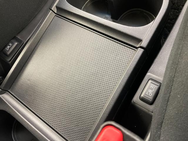 デリカＤ：５ Ｇ　パワーパッケージ　純正１０型ナビ　全周囲カメラ　パワーバックドア　アダプティブクルーズ　シートヒーター　ＢＳＭ　パワーシート　衝突被害軽減ブレーキ　車線逸脱警報　オートハイビーム　ＬＥＤヘッドライト　禁煙車（23枚目）