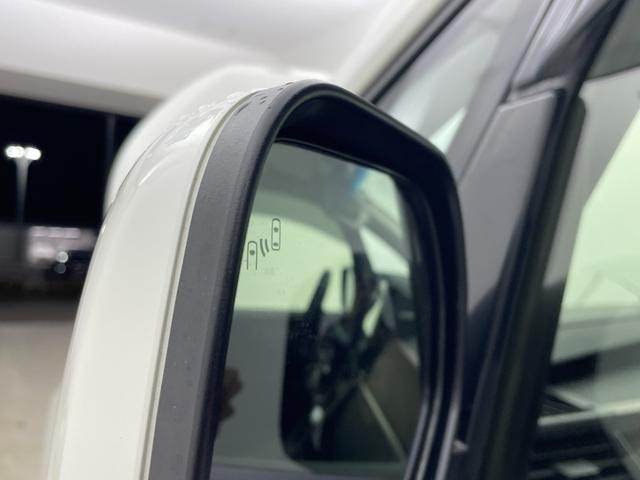 デリカＤ：５ Ｇ　パワーパッケージ　純正１０型ナビ　全周囲カメラ　パワーバックドア　アダプティブクルーズ　シートヒーター　ＢＳＭ　パワーシート　衝突被害軽減ブレーキ　車線逸脱警報　オートハイビーム　ＬＥＤヘッドライト　禁煙車（40枚目）