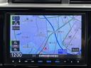 フィットハイブリッド Ｓパッケージ　純正８型ナビ　Ｂｌｕｅｔｏｏｔｈ　フルセグＴＶ　ＥＴＣ　パドルシフト　クルーズコントロール　寒冷地仕様　プッシュスタート　スマートキー　オートライト　ＬＥＤヘッドライト　フォグランプ　ドアバイザー（3枚目）