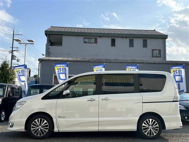 セレナ ハイウェイＳ　Ｇ　Ｓ　ＨＶ　Ａセーフ　禁煙車　純正ナビ　ＴＶ　ＢＴ　ＣＤ　ＡＵＸ　ＥＴＣ　バックカメラ　アラウンドビューモニター　クルーズコントロール　ドライブレコーダー　純正フロアマット　純正アルミホイール　両側パワースライドドア（4枚目）