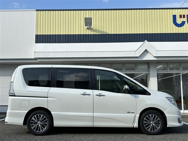 セレナ ハイウェイＳ　Ｇ　Ｓ　ＨＶ　Ａセーフ　禁煙車　純正ナビ　ＴＶ　ＢＴ　ＣＤ　ＡＵＸ　ＥＴＣ　バックカメラ　アラウンドビューモニター　クルーズコントロール　ドライブレコーダー　純正フロアマット　純正アルミホイール　両側パワースライドドア（5枚目）