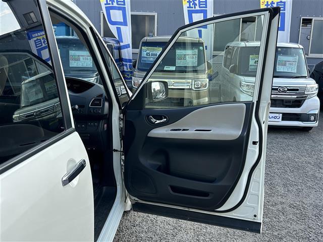 セレナ ハイウェイＳ　Ｇ　Ｓ　ＨＶ　Ａセーフ　禁煙車　純正ナビ　ＴＶ　ＢＴ　ＣＤ　ＡＵＸ　ＥＴＣ　バックカメラ　アラウンドビューモニター　クルーズコントロール　ドライブレコーダー　純正フロアマット　純正アルミホイール　両側パワースライドドア（12枚目）