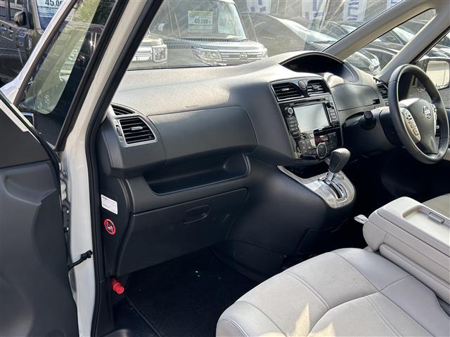 セレナ ハイウェイＳ　Ｇ　Ｓ　ＨＶ　Ａセーフ　禁煙車　純正ナビ　ＴＶ　ＢＴ　ＣＤ　ＡＵＸ　ＥＴＣ　バックカメラ　アラウンドビューモニター　クルーズコントロール　ドライブレコーダー　純正フロアマット　純正アルミホイール　両側パワースライドドア（31枚目）