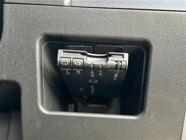 タント カスタムRS トップエディションSAIII ◇プッシュスタート◇社外ナビ◇バックカメラ◇ETC◇ハーフレザーシート◇ターボ付き◇アイドリングストップ◇横滑り防止装置◇衝突軽減ブレーキ◇両側パワースライドドア◇純正フロアマット(27枚目)