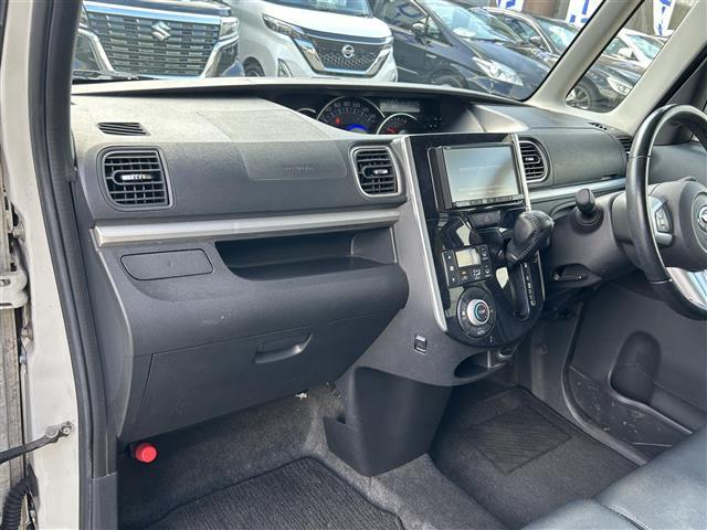 タント カスタムRS トップエディションSAIII ◇プッシュスタート◇社外ナビ◇バックカメラ◇ETC◇ハーフレザーシート◇ターボ付き◇アイドリングストップ◇横滑り防止装置◇衝突軽減ブレーキ◇両側パワースライドドア◇純正フロアマット(32枚目)