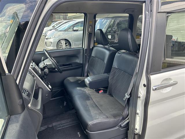 タント カスタムRS トップエディションSAIII ◇プッシュスタート◇社外ナビ◇バックカメラ◇ETC◇ハーフレザーシート◇ターボ付き◇アイドリングストップ◇横滑り防止装置◇衝突軽減ブレーキ◇両側パワースライドドア◇純正フロアマット(33枚目)