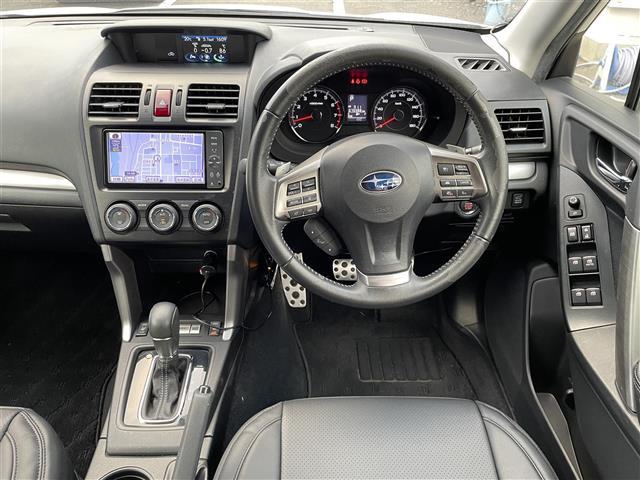 フォレスター 2.0XT アイサイト プッシュスタート 純正ナビ フルセグTV Bluetooth バックカメラ ドラレコ ETC クルコン パドルシフト パワーバックドア パワーシート レザー調シートカバー 純正フロアマット(2枚目)