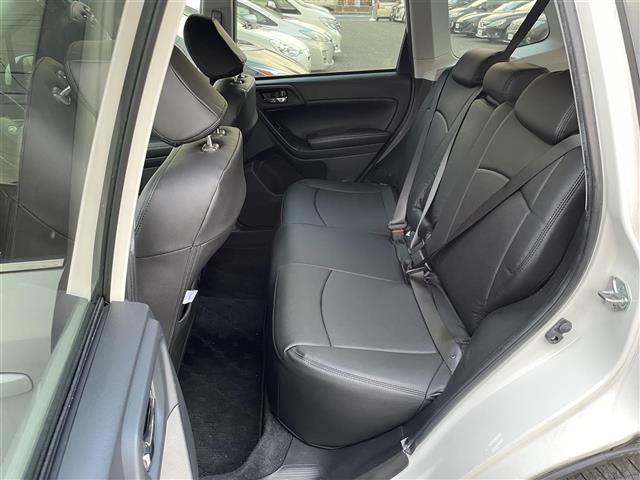 フォレスター 2.0XT アイサイト プッシュスタート 純正ナビ フルセグTV Bluetooth バックカメラ ドラレコ ETC クルコン パドルシフト パワーバックドア パワーシート レザー調シートカバー 純正フロアマット(26枚目)