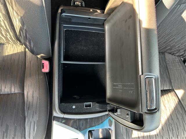 クラウン アスリート　スペシャルパッケージ　◆スマートキー◆プッシュスタート◆バックカメラ◆ＥＴＣ◆クルーズコントロール◆ステアリングリモコン◆電動格納ドアミラー◆パワーウインドウ◆防眩ミラー◆オートライト◆エアロ◆オートライト◆取扱説明書（28枚目）