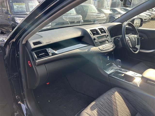 クラウン アスリート　スペシャルパッケージ　◆スマートキー◆プッシュスタート◆バックカメラ◆ＥＴＣ◆クルーズコントロール◆ステアリングリモコン◆電動格納ドアミラー◆パワーウインドウ◆防眩ミラー◆オートライト◆エアロ◆オートライト◆取扱説明書（34枚目）