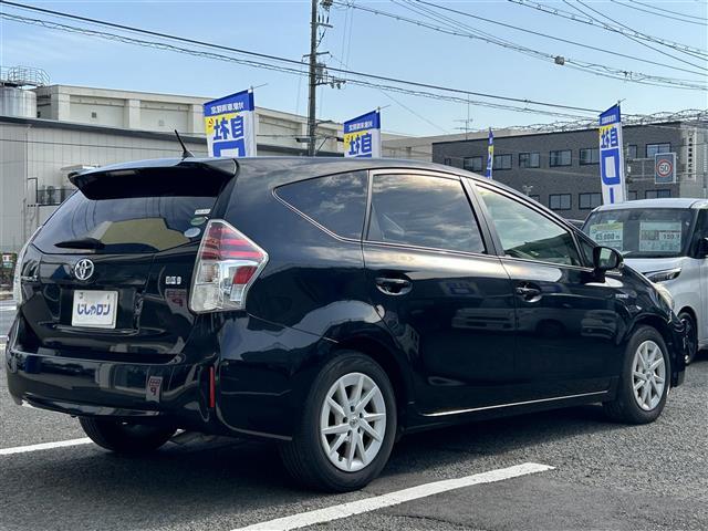 プリウスアルファ Ｓ　社外ナビ　ＥＴＣ　ＤＴＶ　ＢＴ　ＤＶＤ　ＣＤ　純正フロアマット　プッシュスタート　ドアバイザー（7枚目）