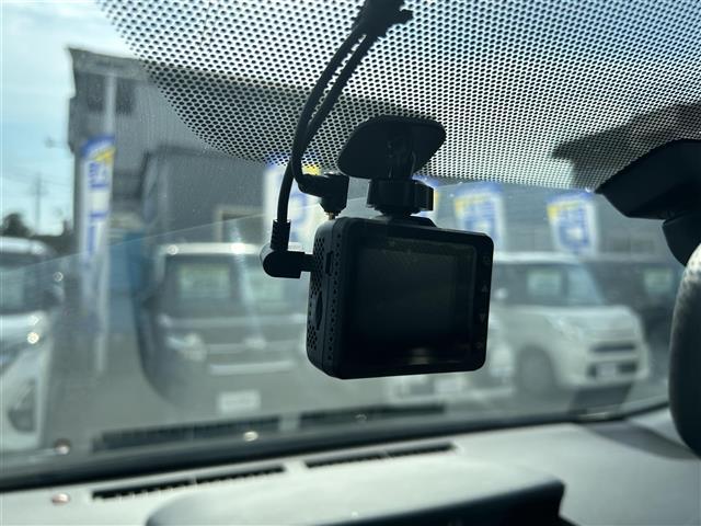 プリウスアルファ Ｓ　社外ナビ　ＥＴＣ　ＤＴＶ　ＢＴ　ＤＶＤ　ＣＤ　純正フロアマット　プッシュスタート　ドアバイザー（15枚目）