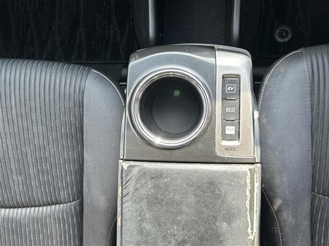 プリウスアルファ Ｓ　社外ナビ　ＥＴＣ　ＤＴＶ　ＢＴ　ＤＶＤ　ＣＤ　純正フロアマット　プッシュスタート　ドアバイザー（27枚目）