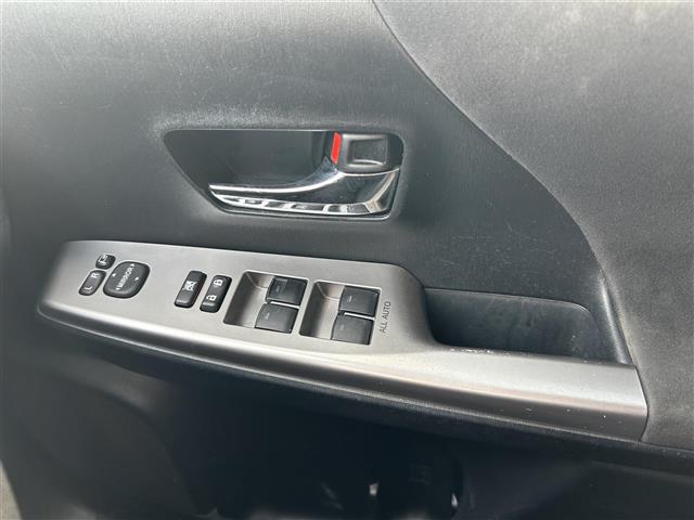 プリウスアルファ Ｓ　社外ナビ　ＥＴＣ　ＤＴＶ　ＢＴ　ＤＶＤ　ＣＤ　純正フロアマット　プッシュスタート　ドアバイザー（31枚目）