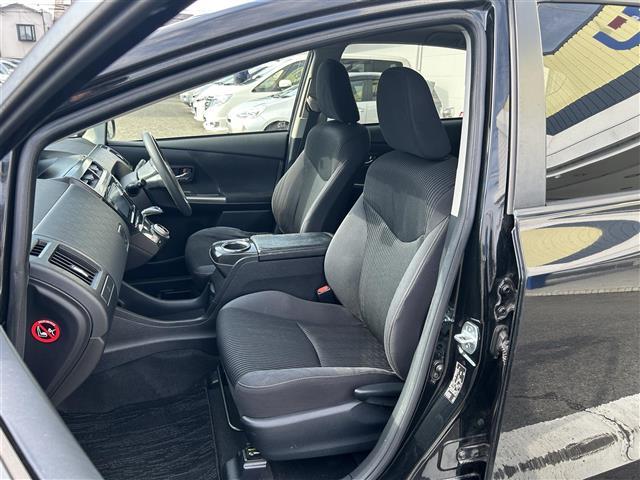 プリウスアルファ Ｓ　社外ナビ　ＥＴＣ　ＤＴＶ　ＢＴ　ＤＶＤ　ＣＤ　純正フロアマット　プッシュスタート　ドアバイザー（34枚目）