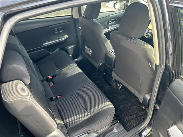 プリウスアルファ Ｓ　社外ナビ　ＥＴＣ　ＤＴＶ　ＢＴ　ＤＶＤ　ＣＤ　純正フロアマット　プッシュスタート　ドアバイザー（36枚目）