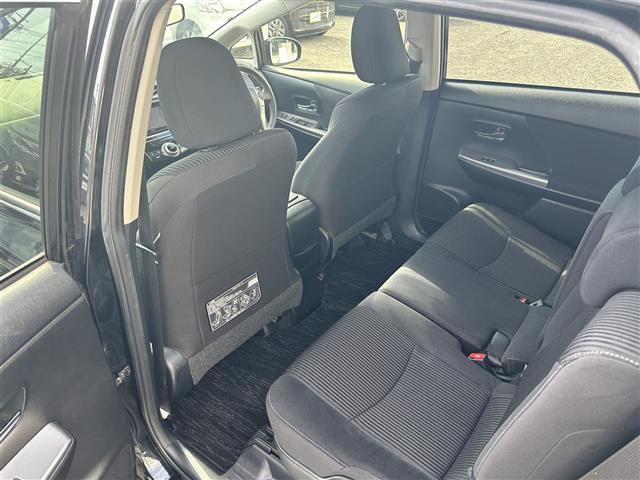 プリウスアルファ Ｓ　社外ナビ　ＥＴＣ　ＤＴＶ　ＢＴ　ＤＶＤ　ＣＤ　純正フロアマット　プッシュスタート　ドアバイザー（38枚目）