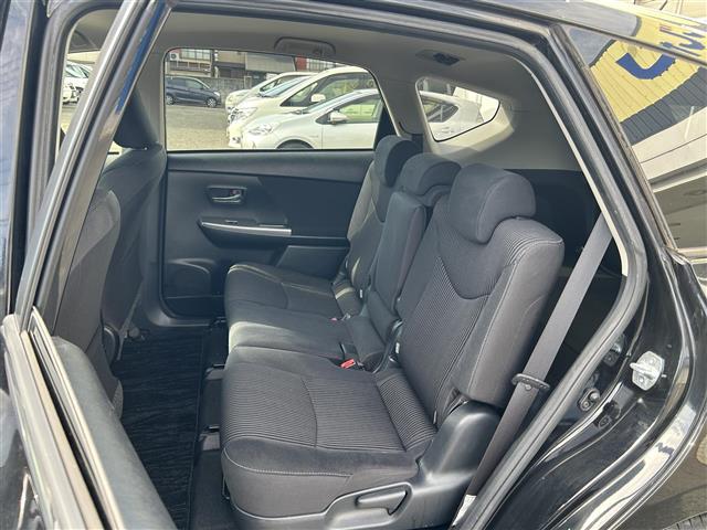 プリウスアルファ Ｓ　社外ナビ　ＥＴＣ　ＤＴＶ　ＢＴ　ＤＶＤ　ＣＤ　純正フロアマット　プッシュスタート　ドアバイザー（39枚目）