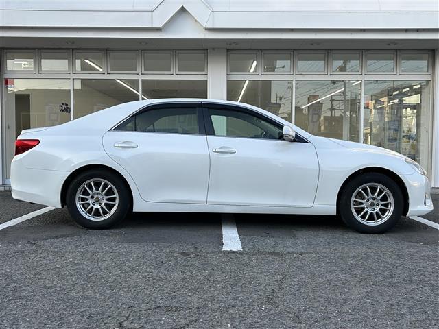 マークX 250G Fパッケージ 純正ナビ フルセグTV Bluetooth ビルトインETC 純正アルミホイール付スタッドレス車載 バックカメラ オートライト 純正フロアマット 横滑り防止機能 電動格納ミラー ドアバイザー(4枚目)