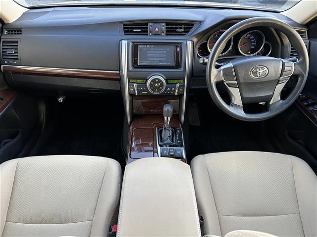 マークX 250G Fパッケージ 純正ナビ フルセグTV Bluetooth ビルトインETC 純正アルミホイール付スタッドレス車載 バックカメラ オートライト 純正フロアマット 横滑り防止機能 電動格納ミラー ドアバイザー(10枚目)